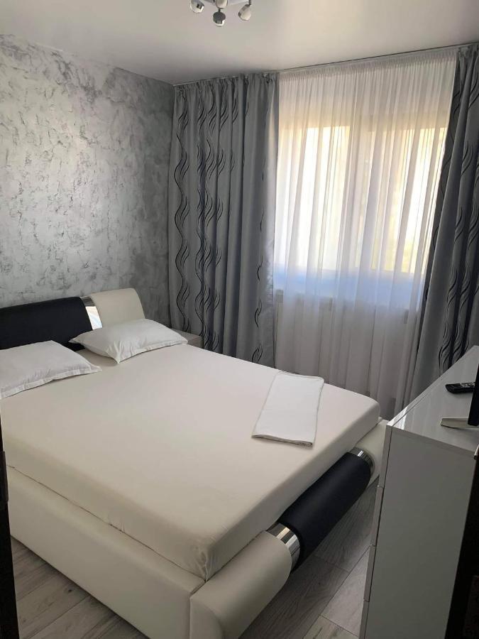 Elegant & Silver Luxury Apartament Craiova Exterior foto